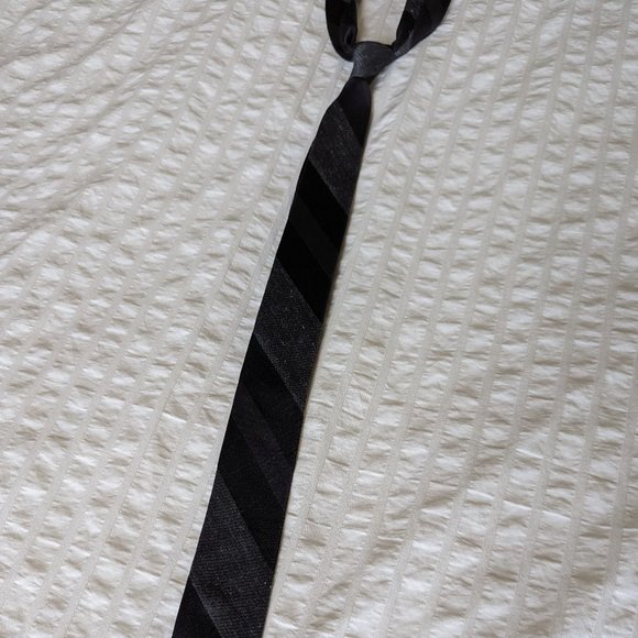 Calvin Klein Extreme Slim Tie - Picture 1 of 5